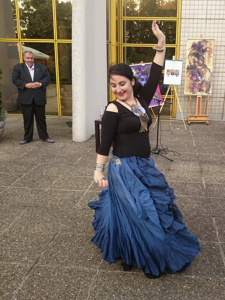 Azeri festemnyek a fiatal muveszek galeriajaban 2016 junius 1