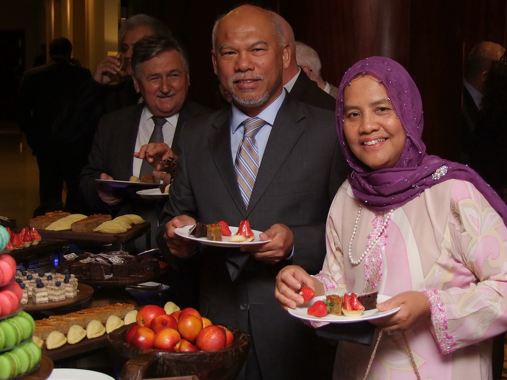 H.E. Mohamad Sadik Kethergany Malajzia nagykovete es felesege